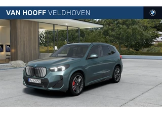 BMW iX1 eDrive20 M Sport / Panoramadak / Trekhaak / Sportstoelen / Head-Up / M Adaptief onderstel / Adaptieve LED / Parking Assistant Plus / Comfort Access