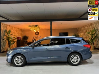 Hoofdafbeelding Ford Focus Ford Focus Wagon 1.0 EcoBoost Active Business Garantie Carplay Camera StuurVW StoelVW PDC Cruise Clima Navi Led Dab Rijklaar