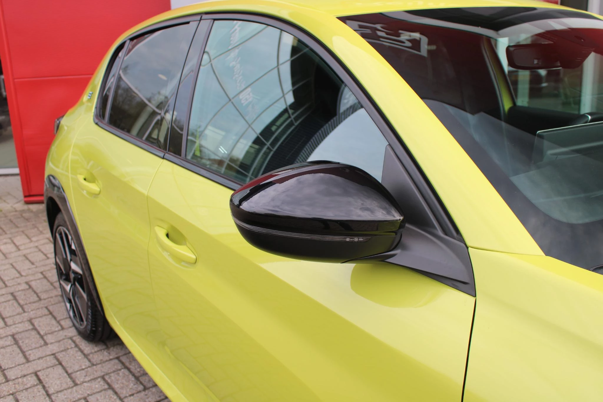 Hoofdafbeelding Peugeot e-208