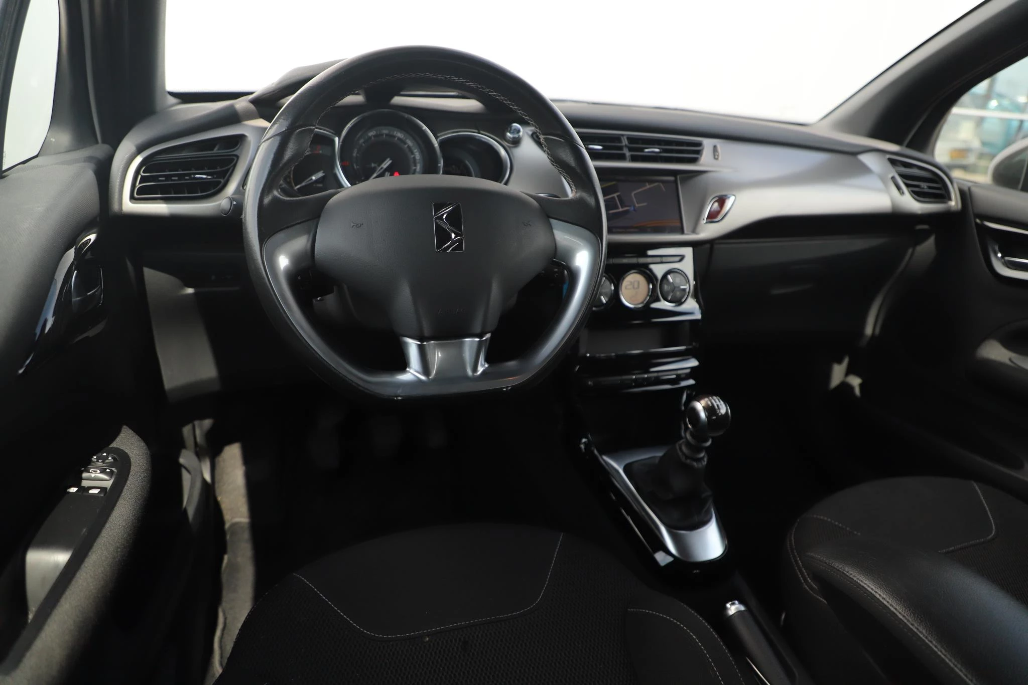 Hoofdafbeelding DS DS 3