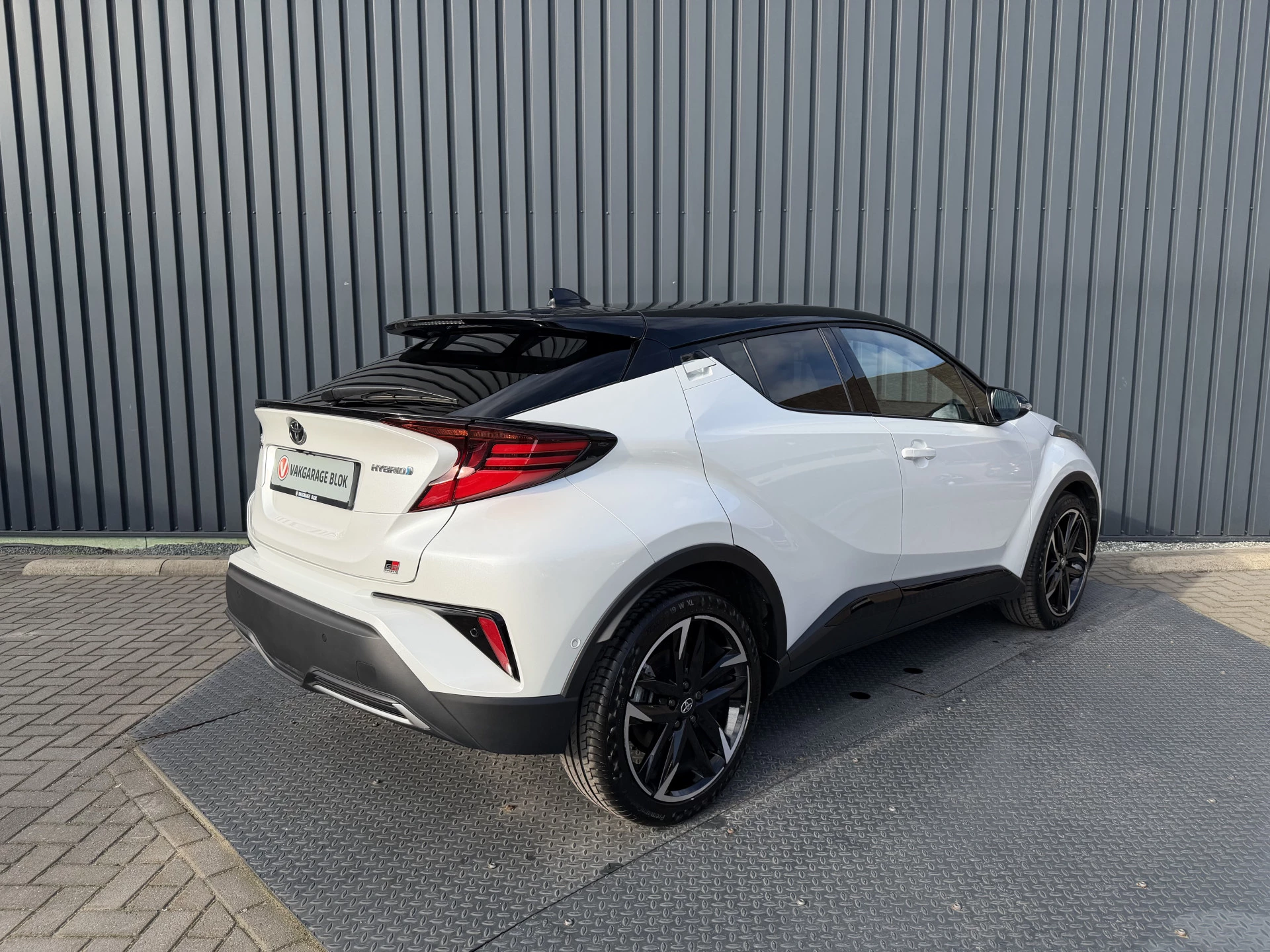 Hoofdafbeelding Toyota C-HR