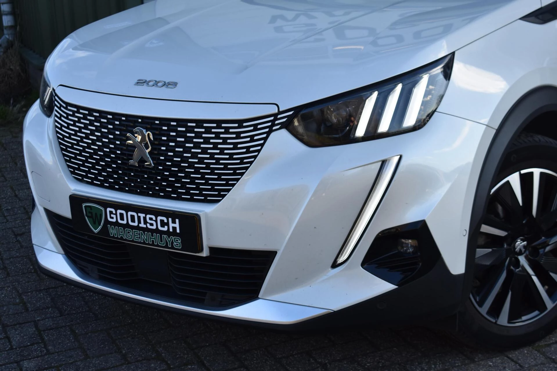 Hoofdafbeelding Peugeot e-2008