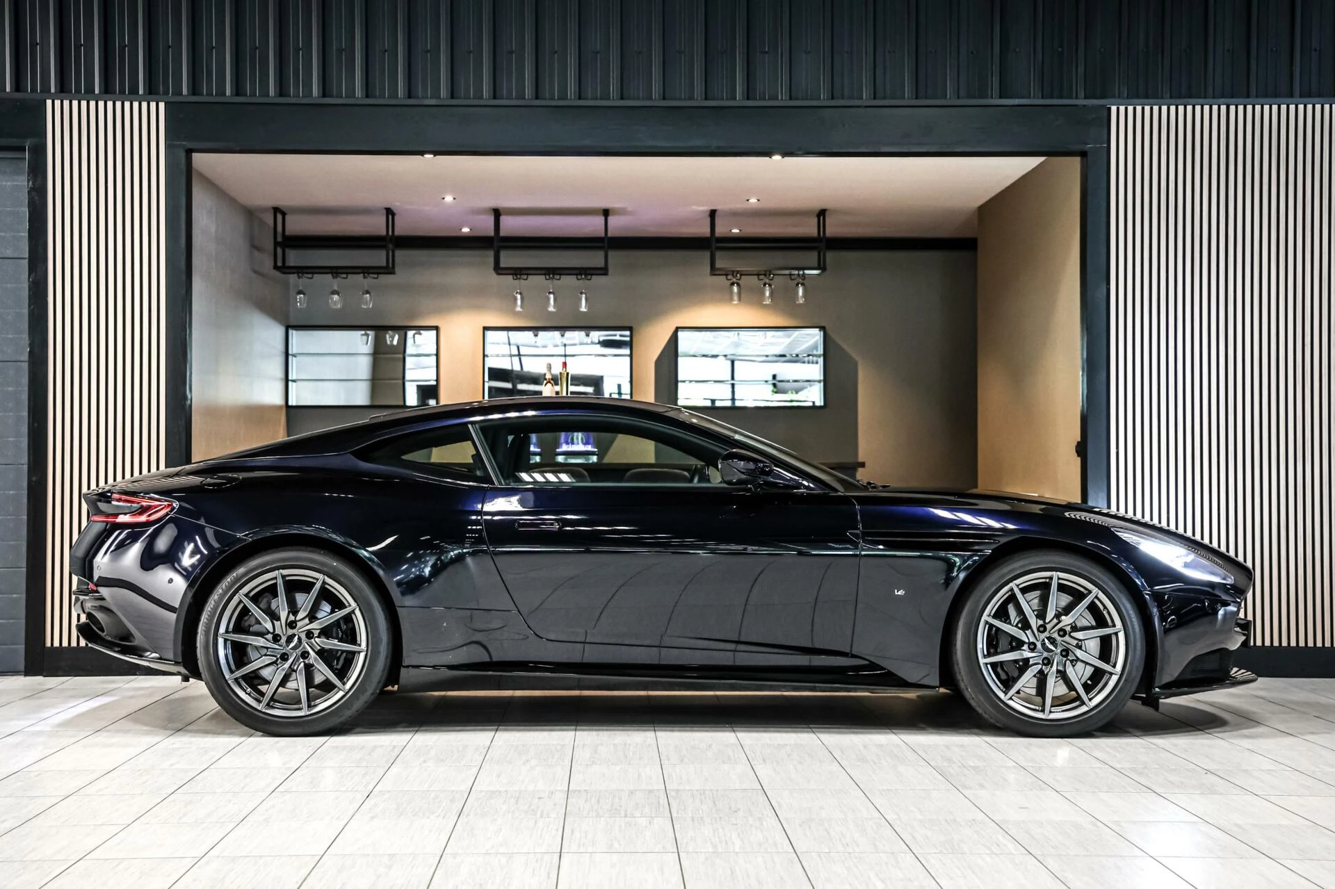 Hoofdafbeelding Aston Martin DB11