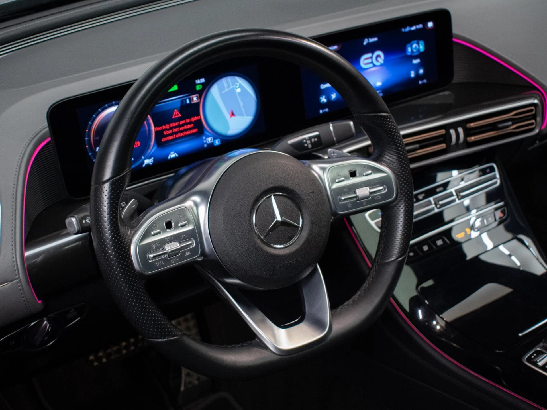 Hoofdafbeelding Mercedes-Benz EQC