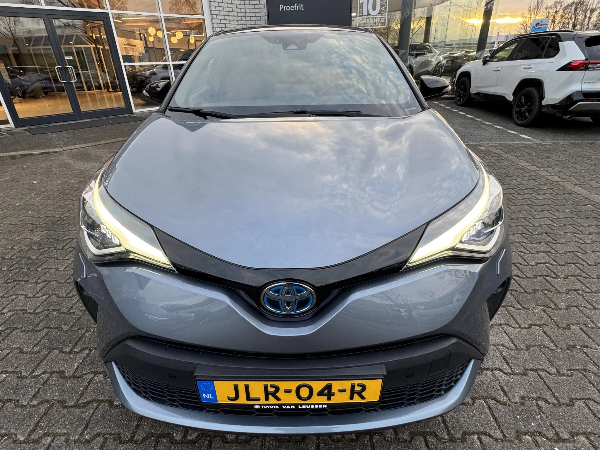 Hoofdafbeelding Toyota C-HR