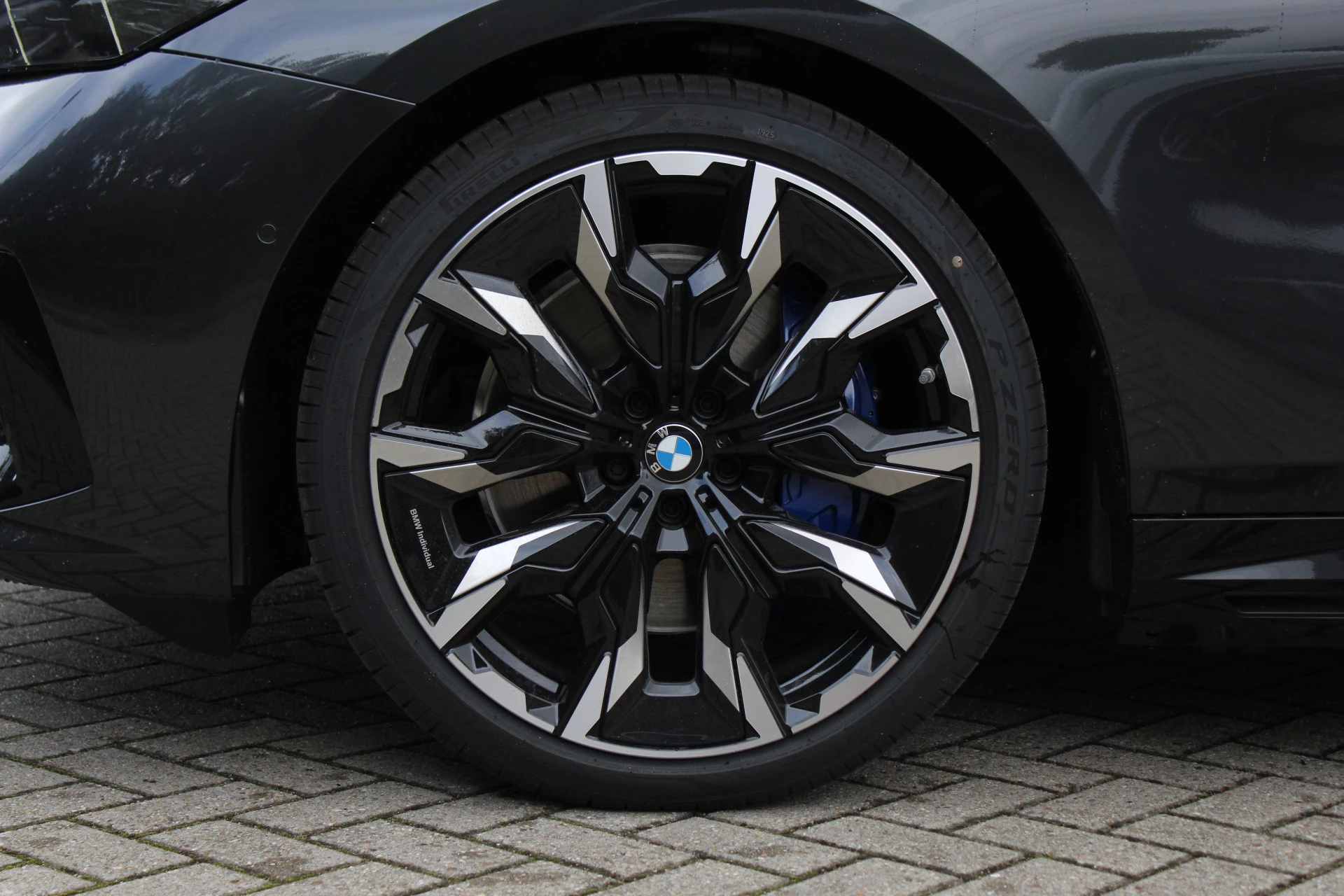 Hoofdafbeelding BMW i5
