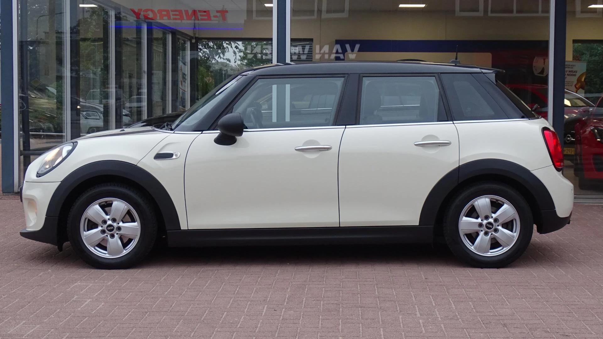 Hoofdafbeelding MINI One