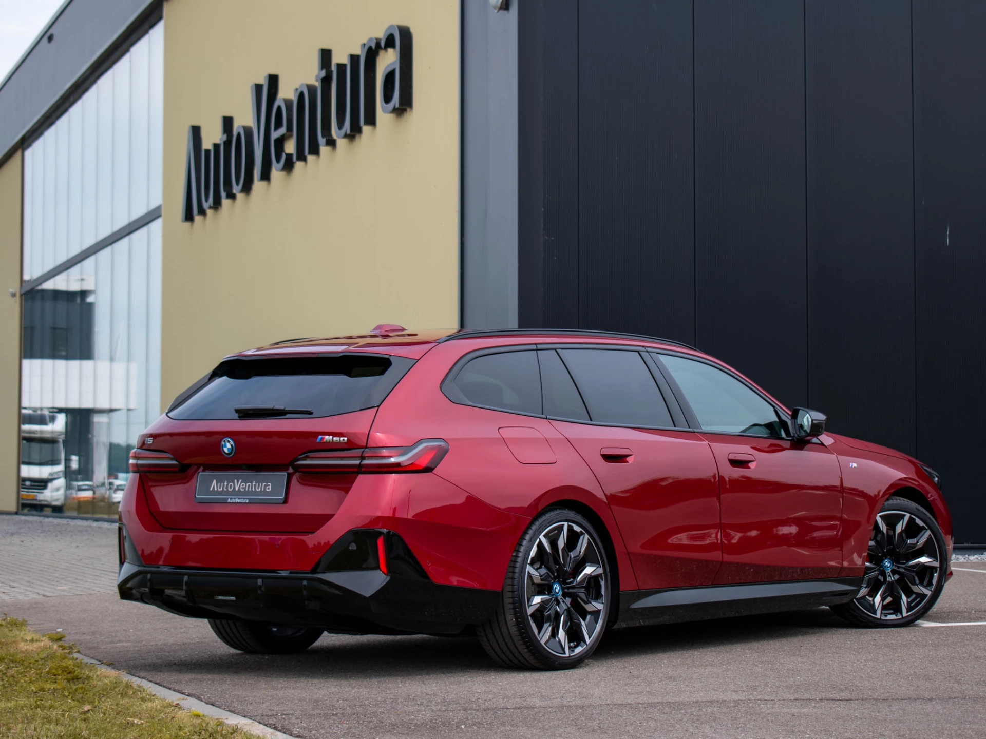 Hoofdafbeelding BMW i5