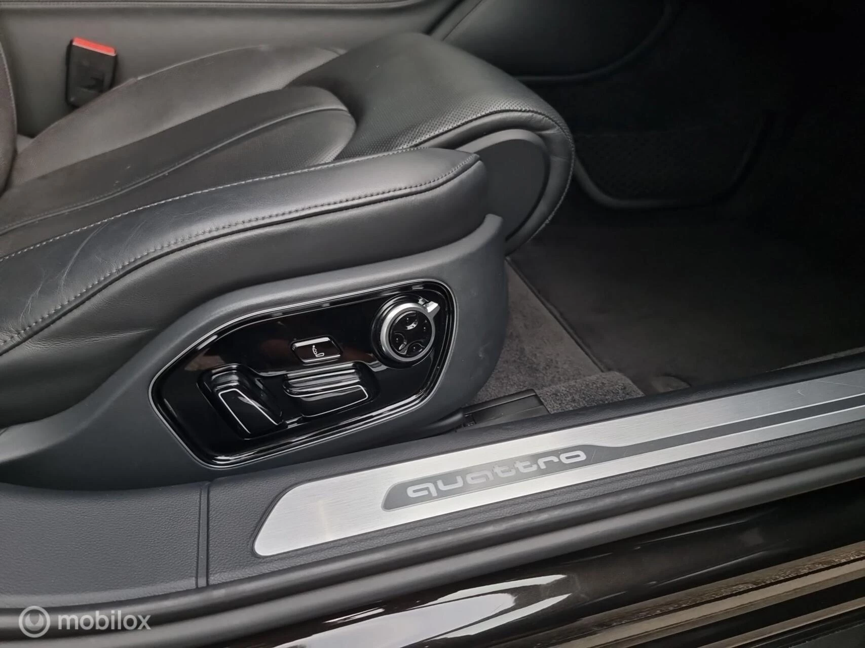 Hoofdafbeelding Audi A8