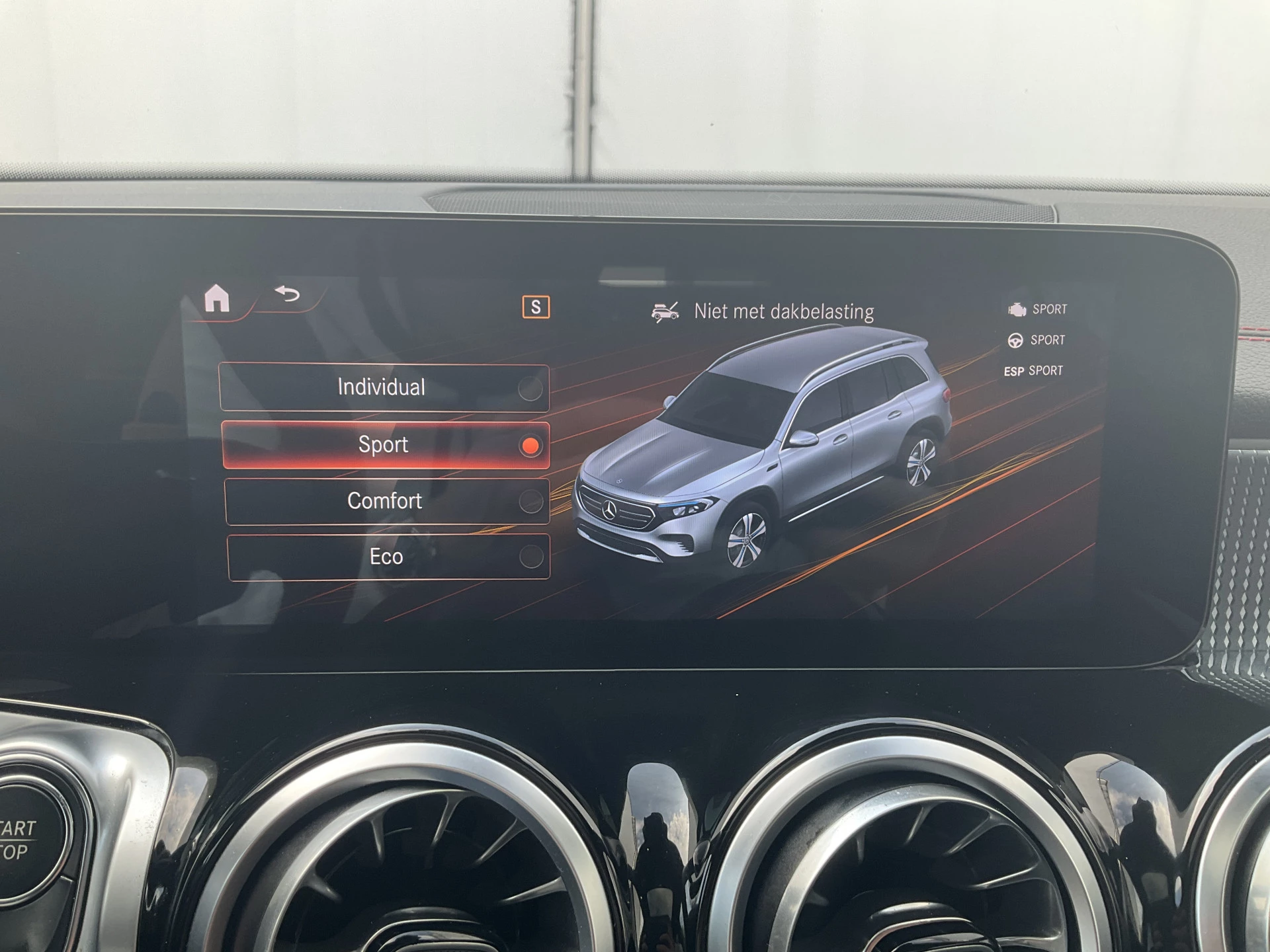 Hoofdafbeelding Mercedes-Benz EQB