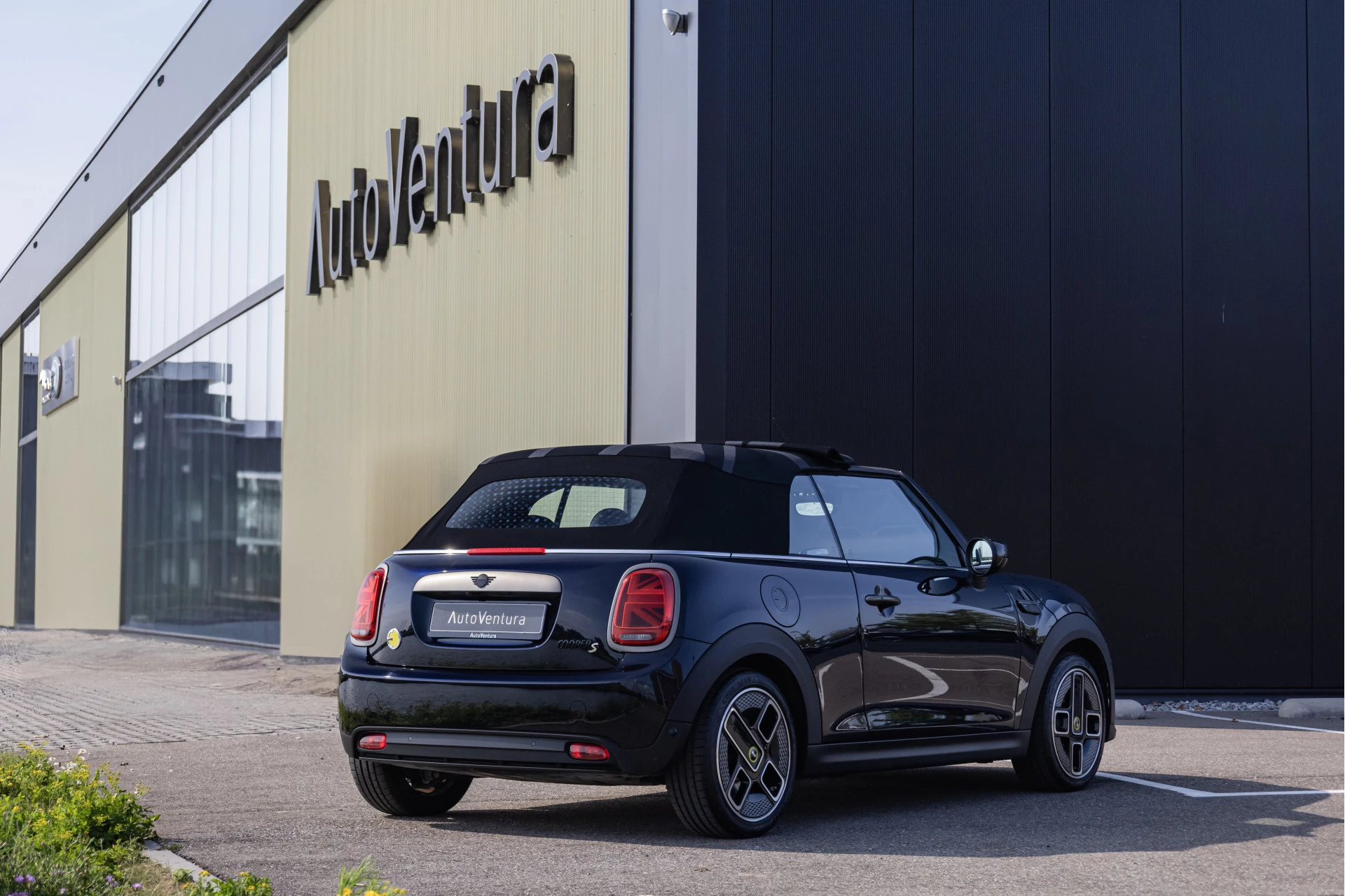 Hoofdafbeelding MINI Cabrio