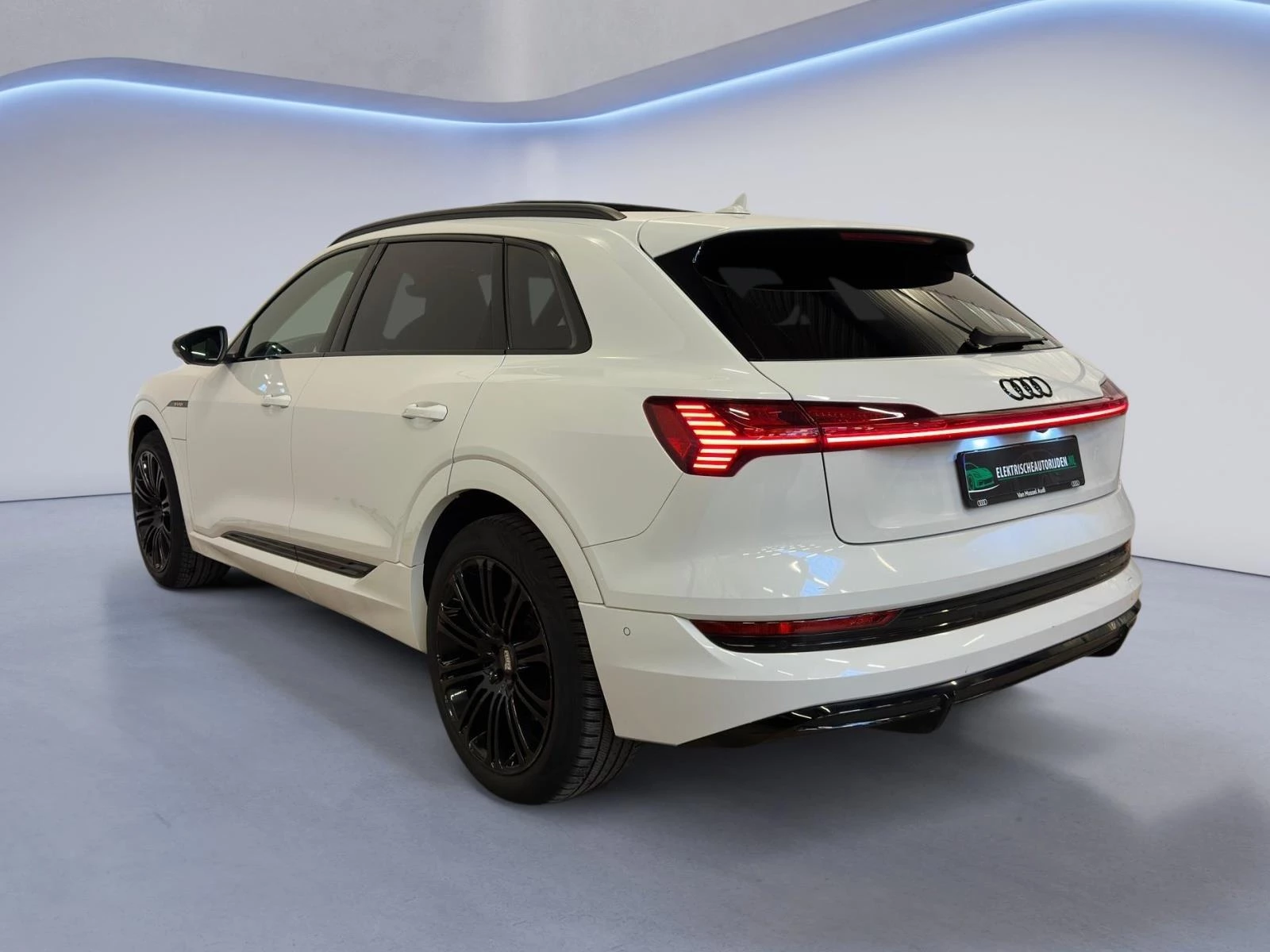 Hoofdafbeelding Audi e-tron