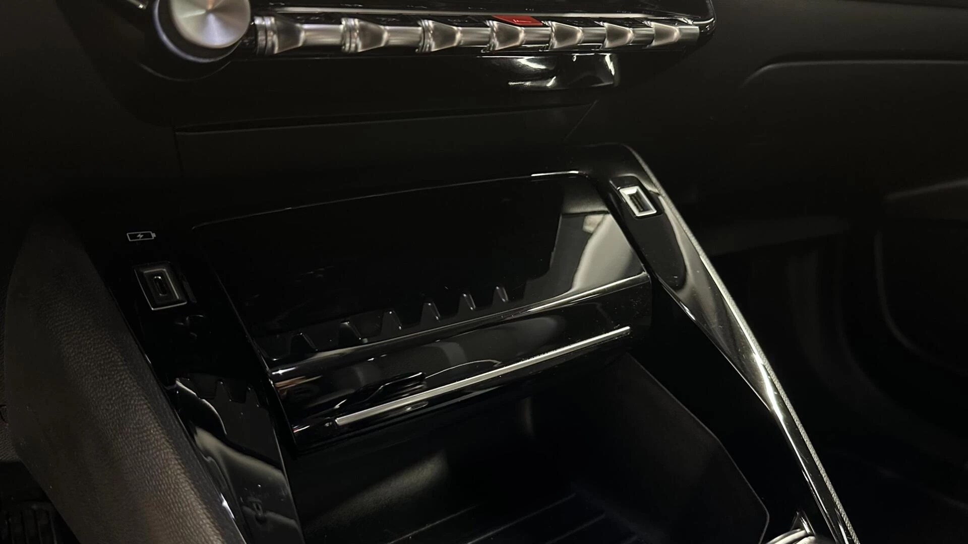 Hoofdafbeelding Peugeot e-2008