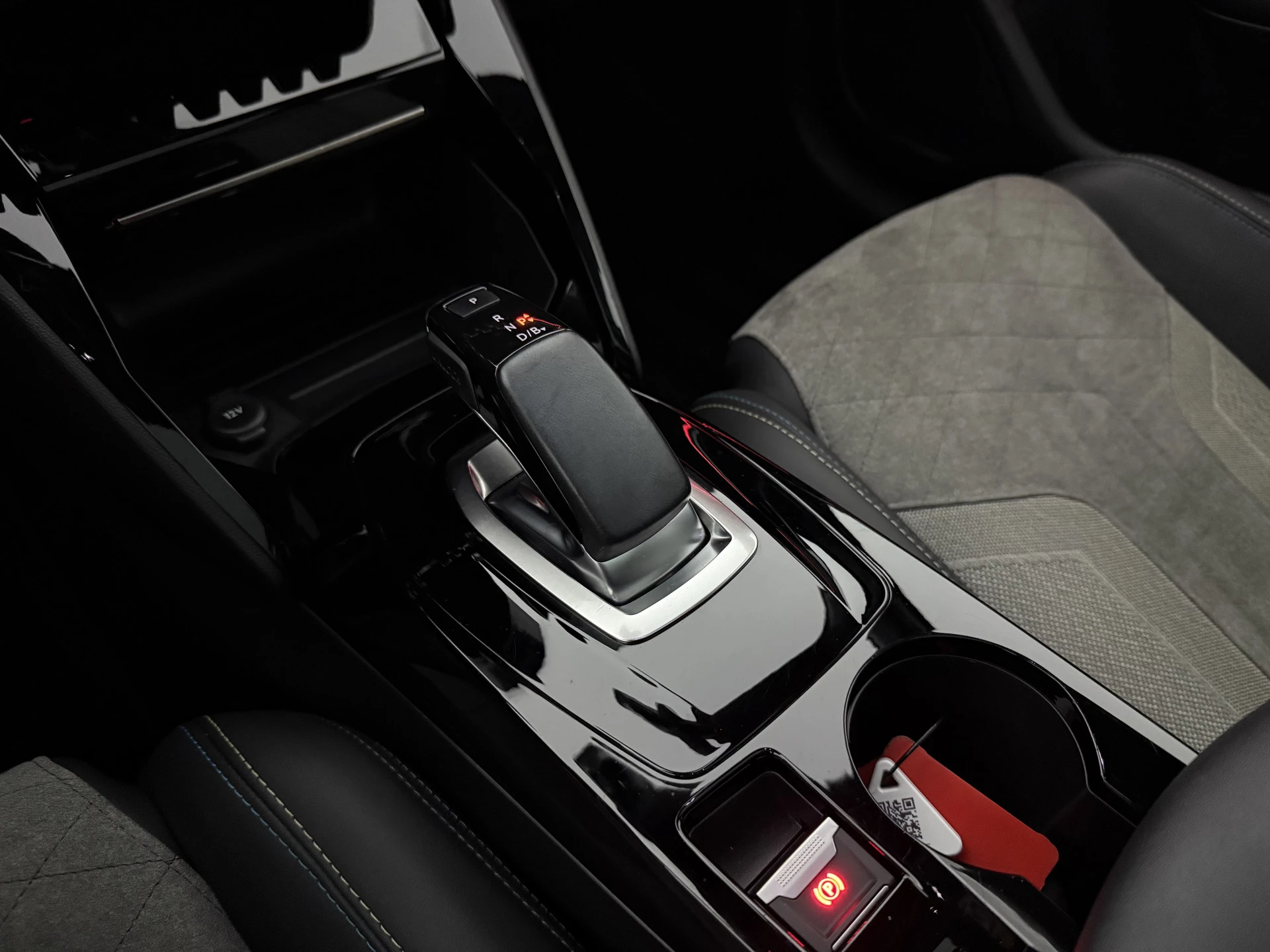 Hoofdafbeelding Peugeot e-208