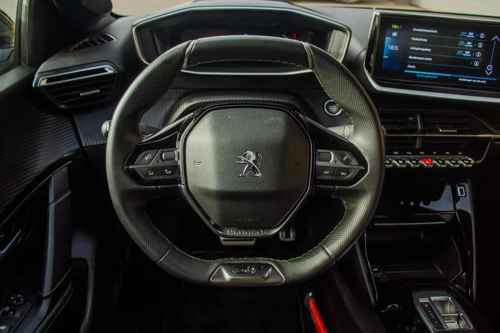 Hoofdafbeelding Peugeot e-208