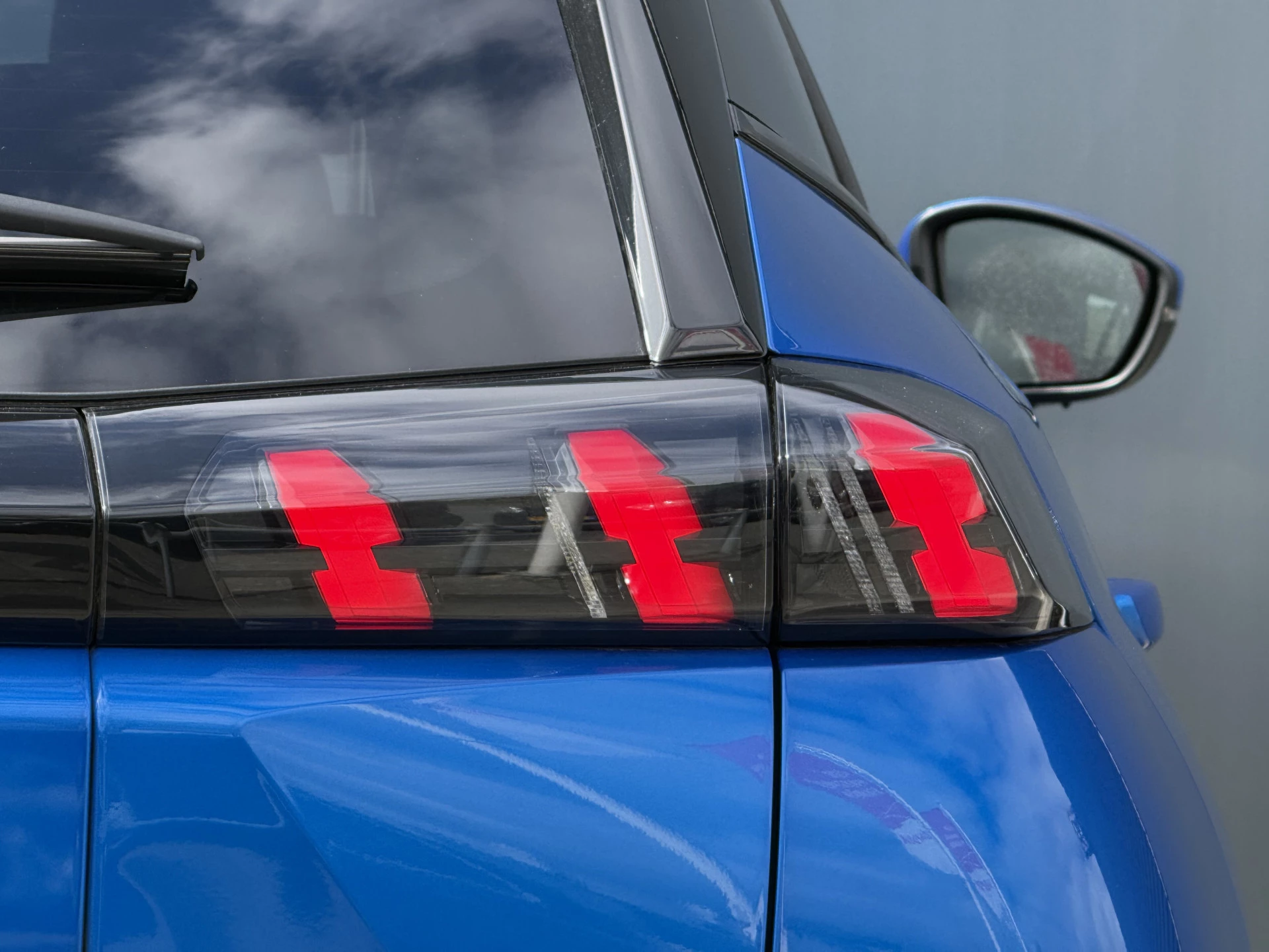 Hoofdafbeelding Peugeot e-2008