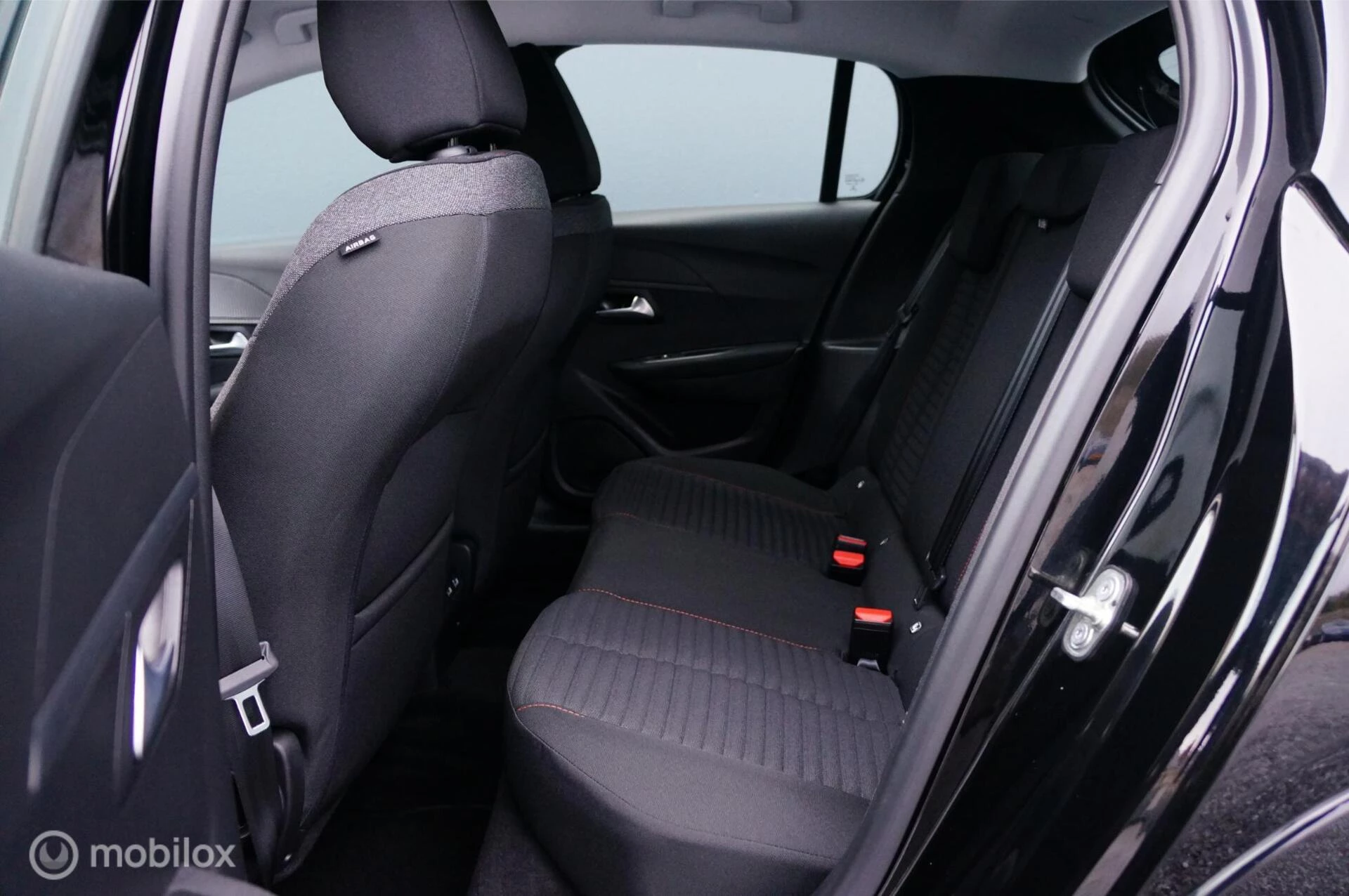 Hoofdafbeelding Peugeot e-208