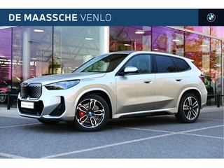 Hoofdafbeelding BMW iX1 BMW iX1 eDrive20 High Executive M Sport / Sportstoelen / Comfort Access / Head-Up / Adaptieve LED / Stoelverwarming / Parking Assistant Plus