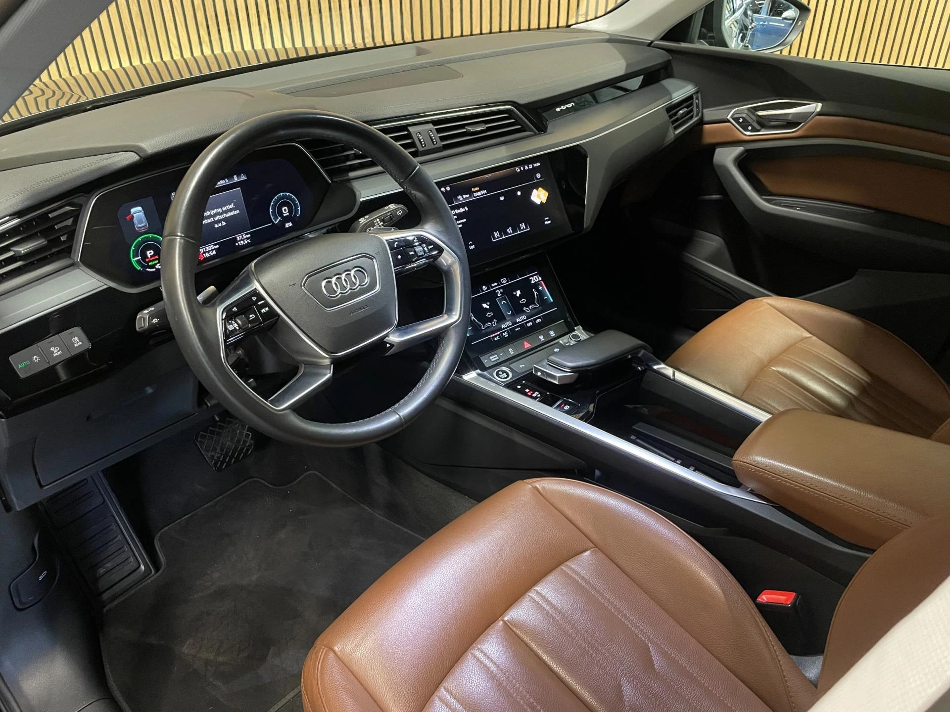 Hoofdafbeelding Audi e-tron