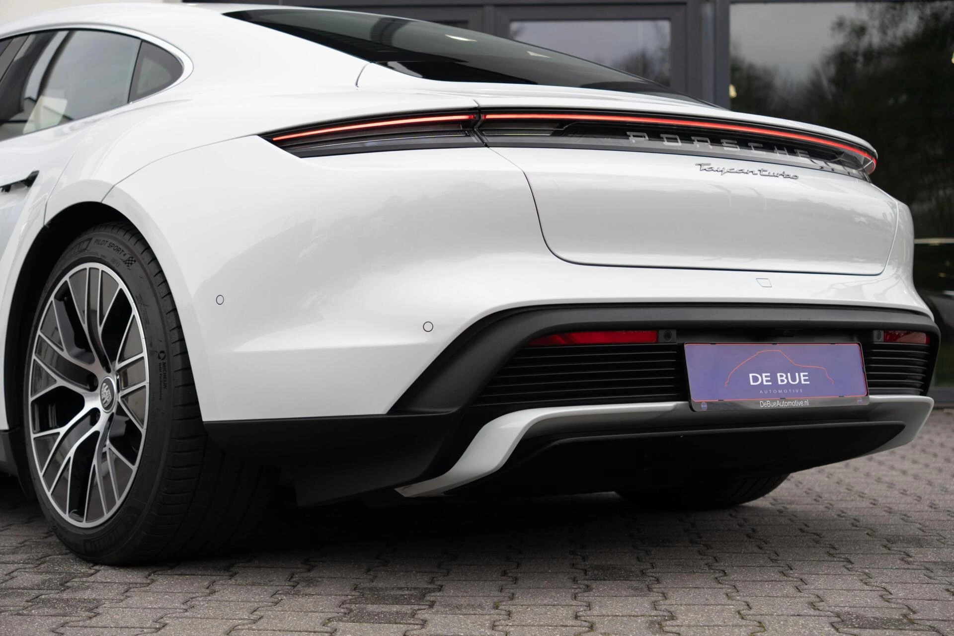 Hoofdafbeelding Porsche Taycan