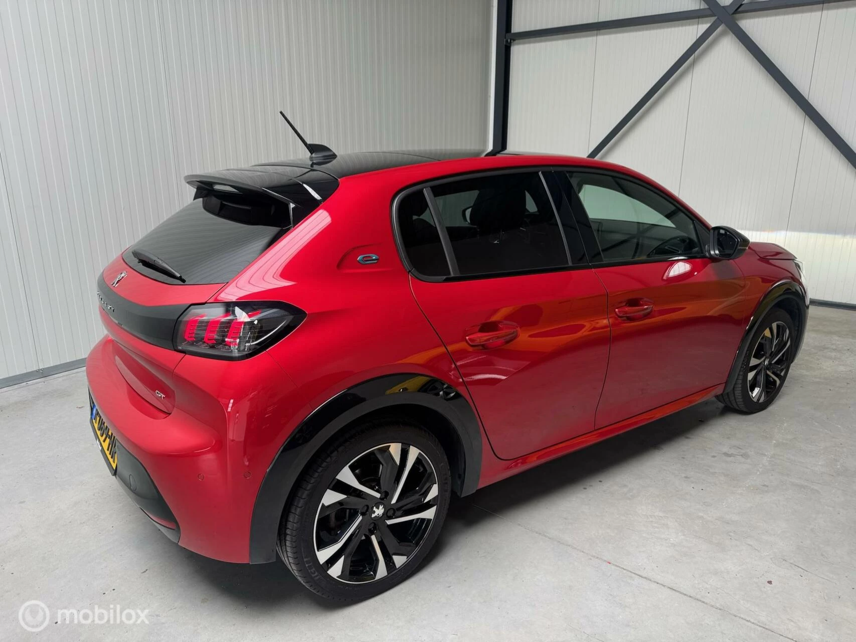 Hoofdafbeelding Peugeot e-208
