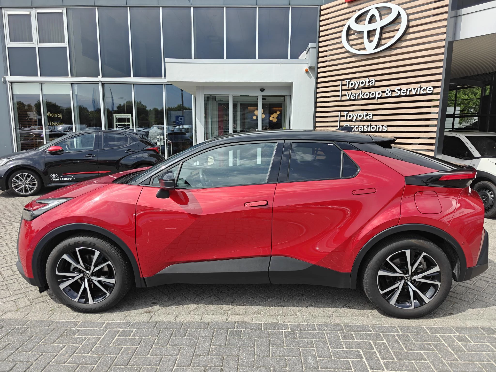 Hoofdafbeelding Toyota C-HR