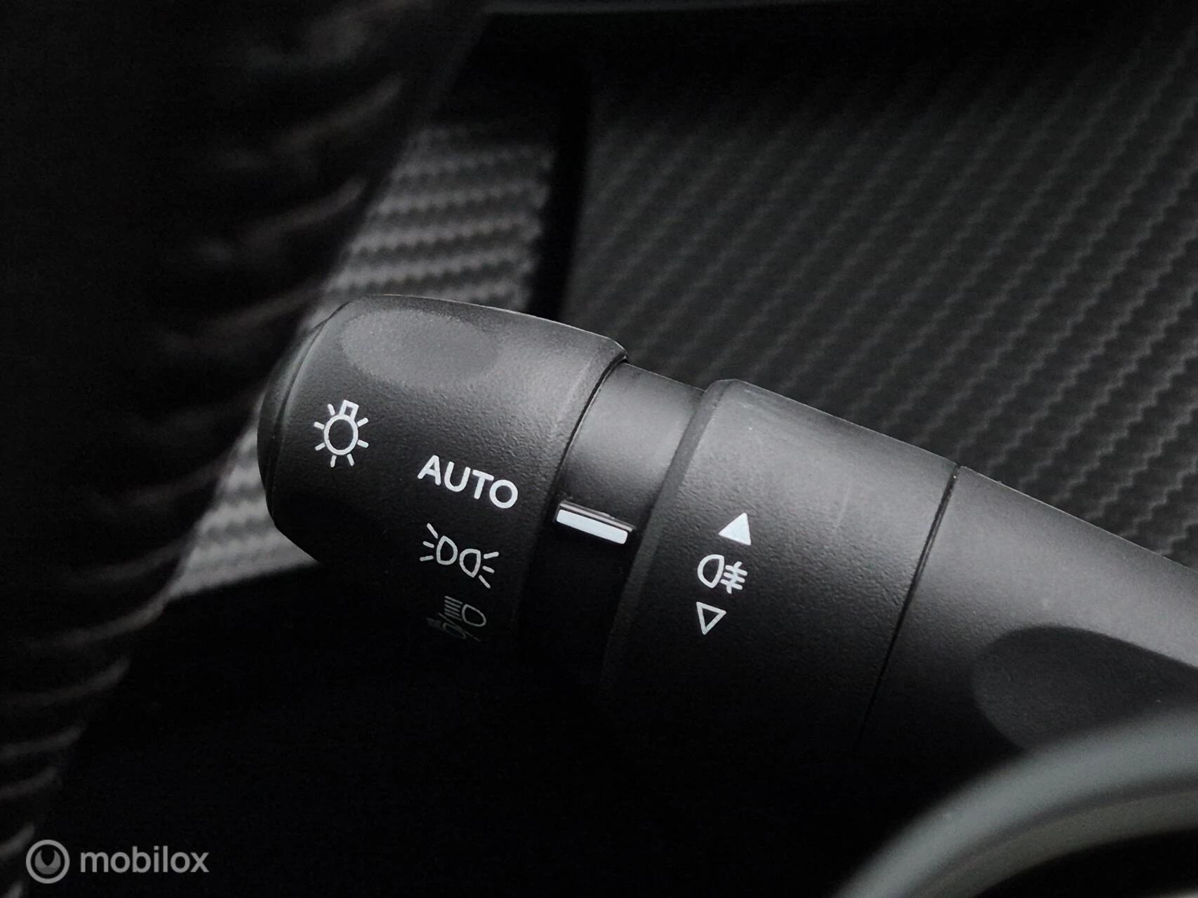 Hoofdafbeelding Peugeot e-208