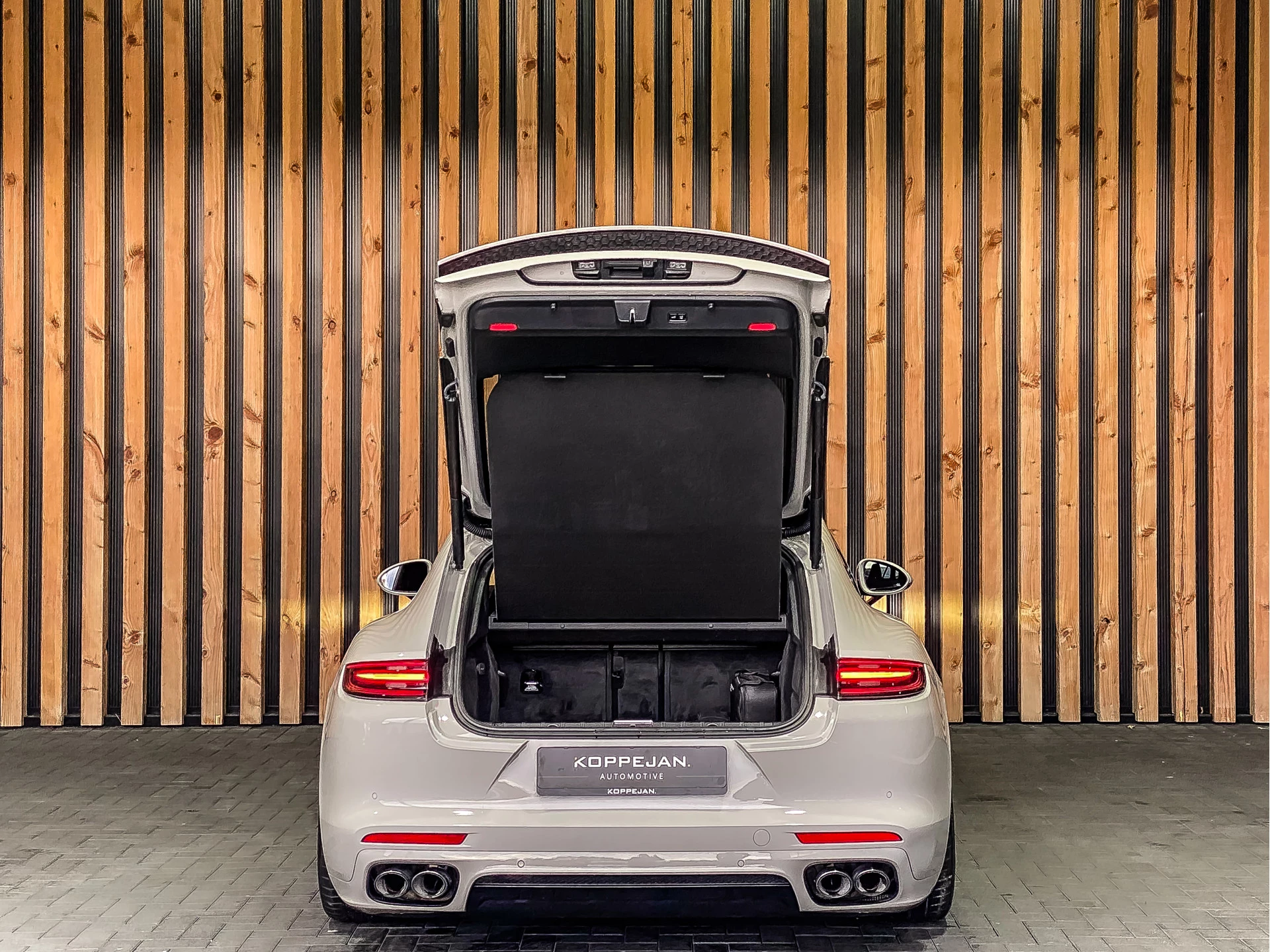 Hoofdafbeelding Porsche Panamera