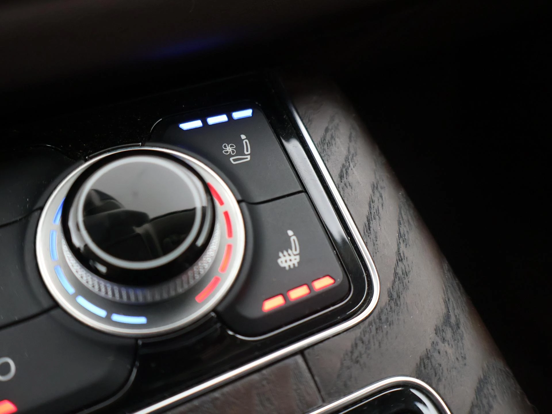 Hoofdafbeelding Audi A8