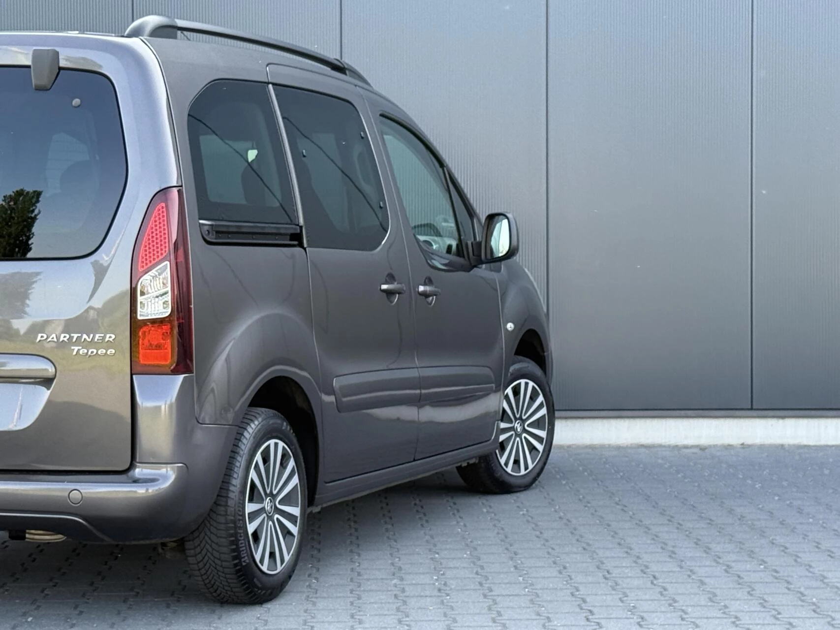 Hoofdafbeelding Peugeot Partner