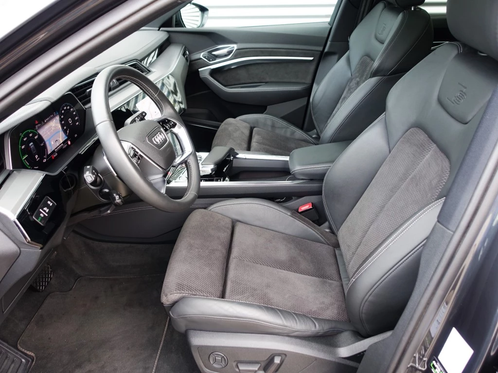 Hoofdafbeelding Audi e-tron