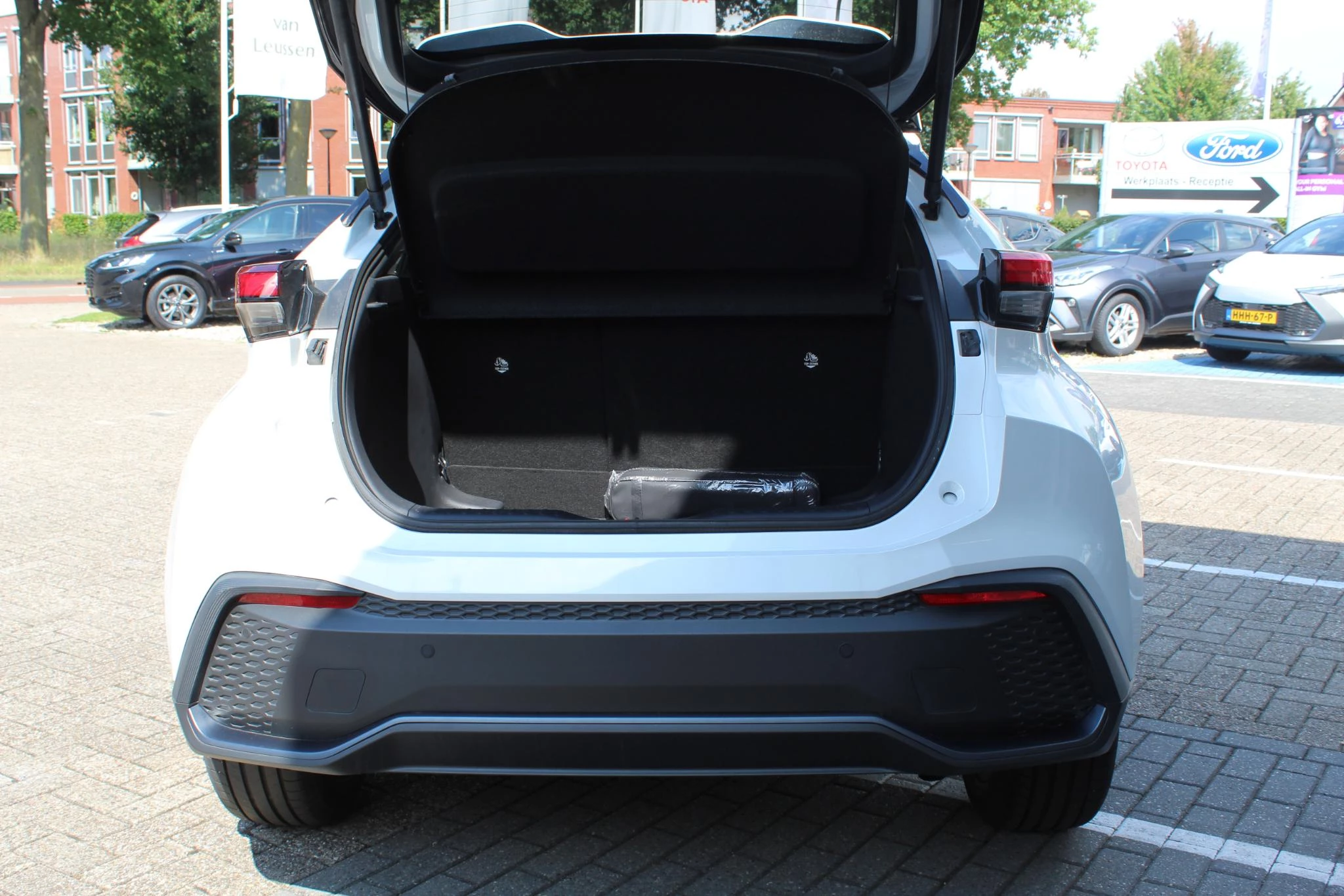 Hoofdafbeelding Toyota C-HR