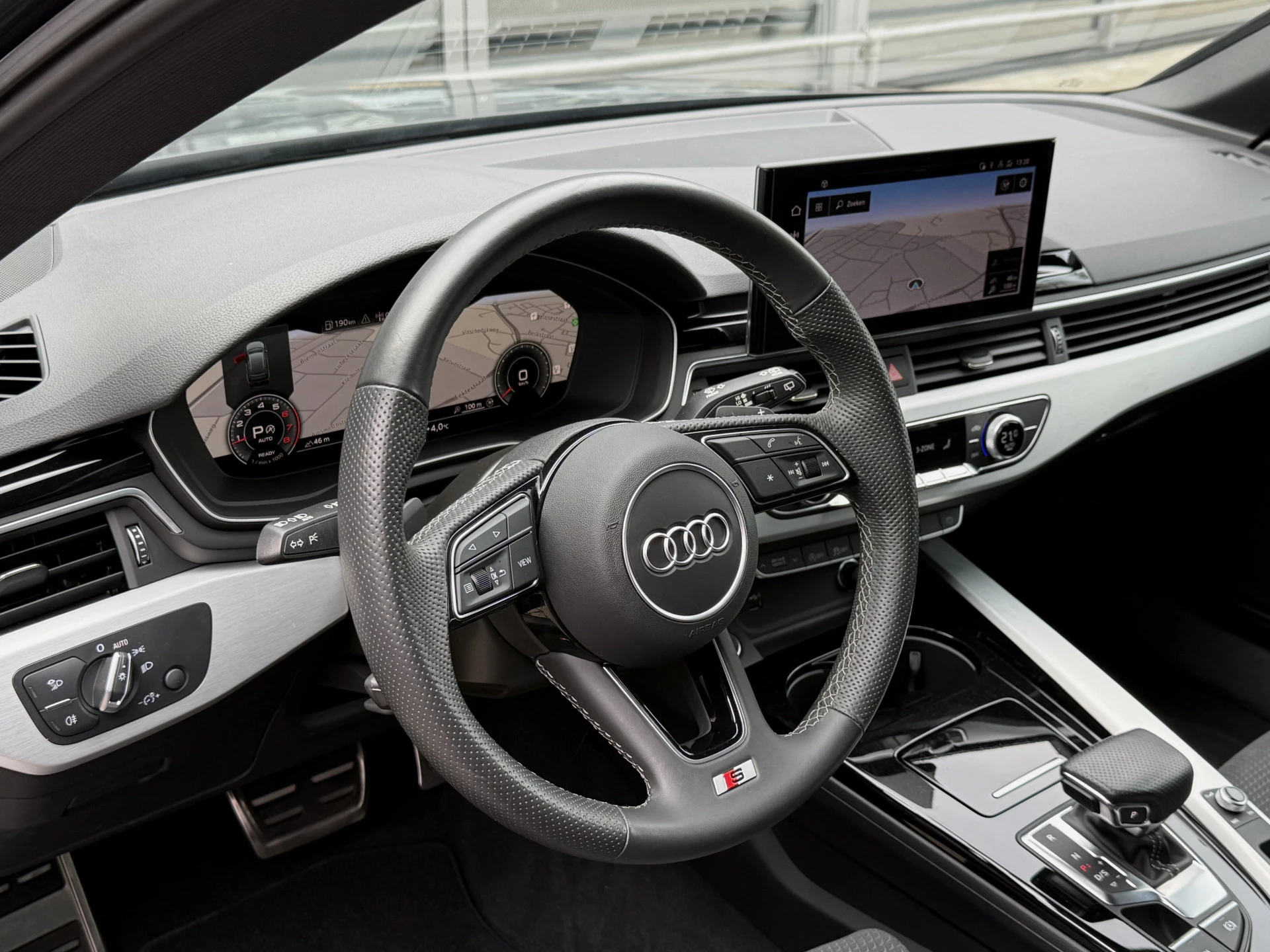 Hoofdafbeelding Audi A4