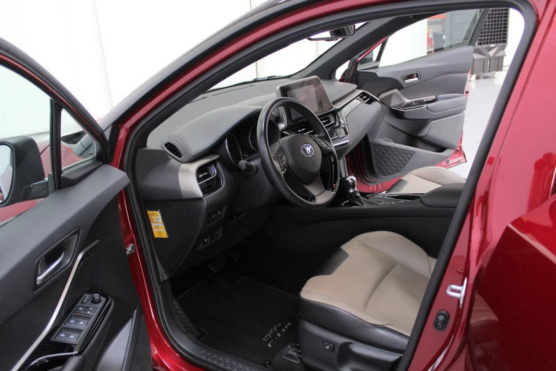 Hoofdafbeelding Toyota C-HR