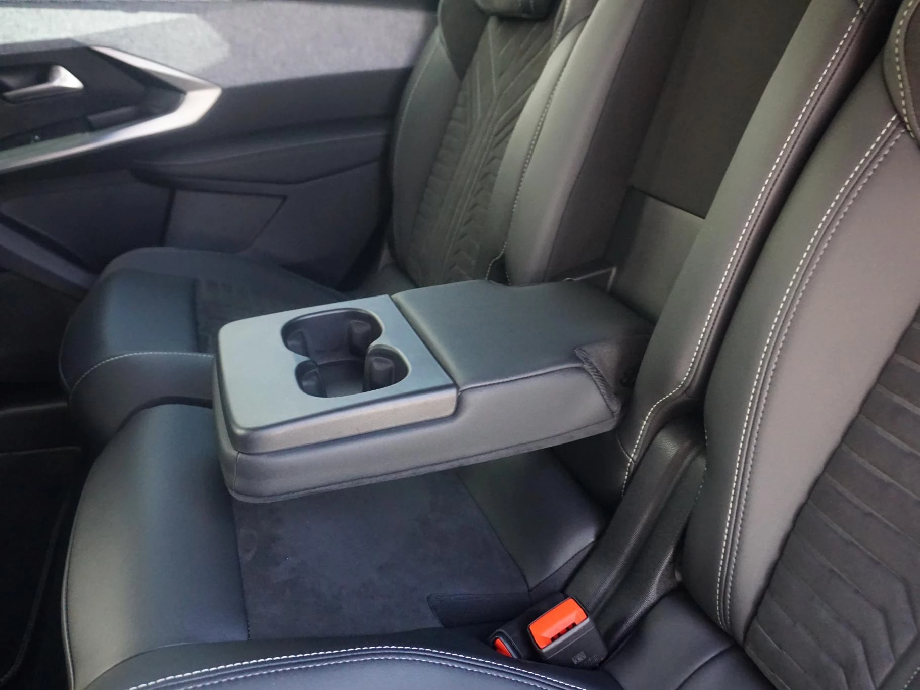 Hoofdafbeelding Peugeot e-5008