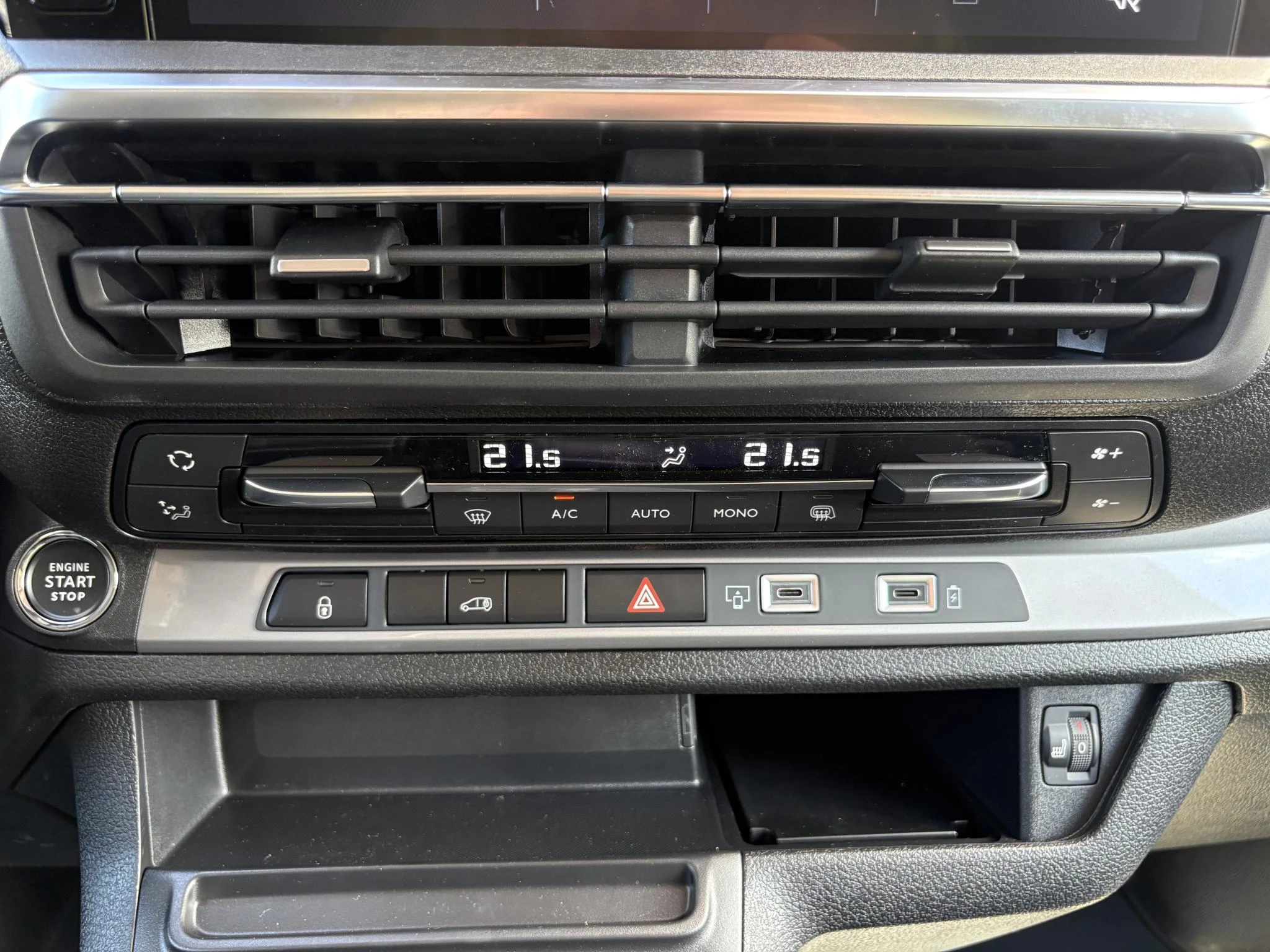 Hoofdafbeelding Peugeot e-Expert