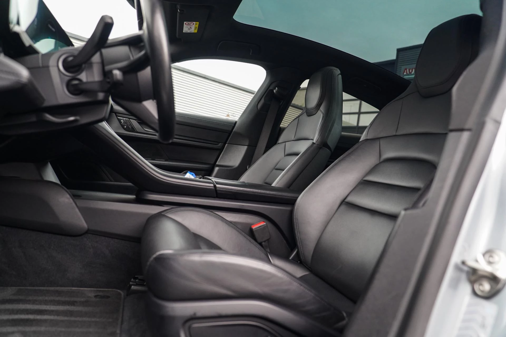 Hoofdafbeelding Porsche Taycan