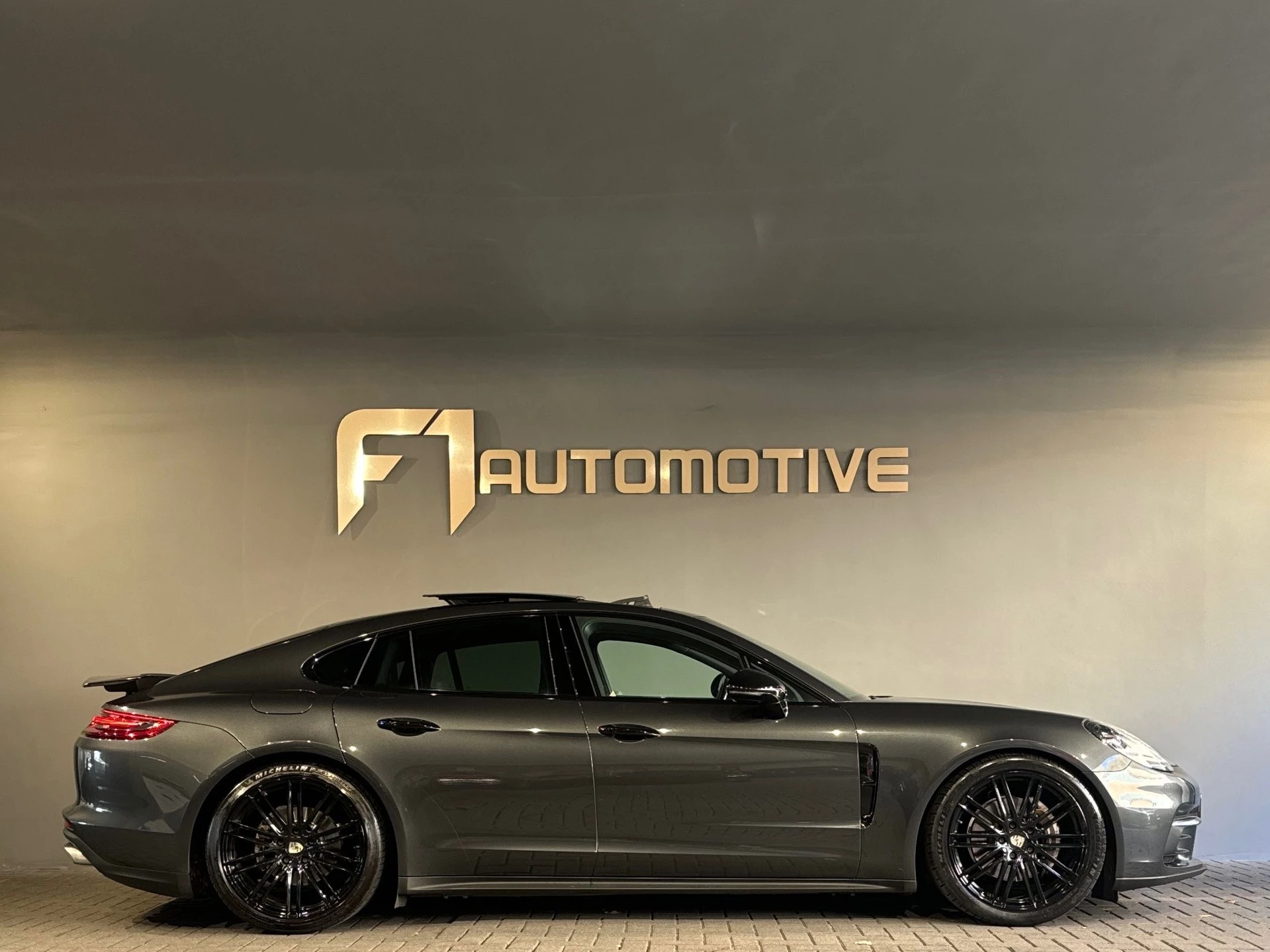 Hoofdafbeelding Porsche Panamera