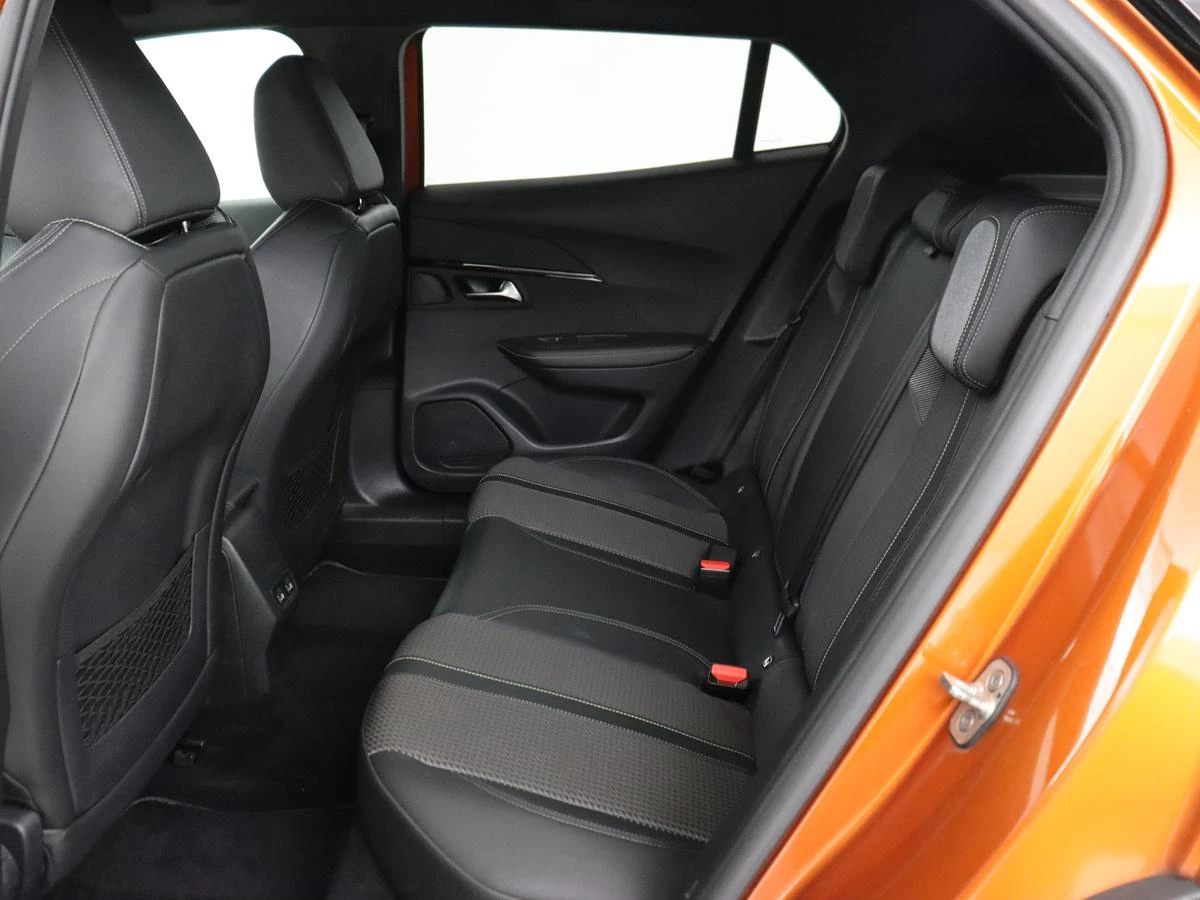 Hoofdafbeelding Peugeot e-2008