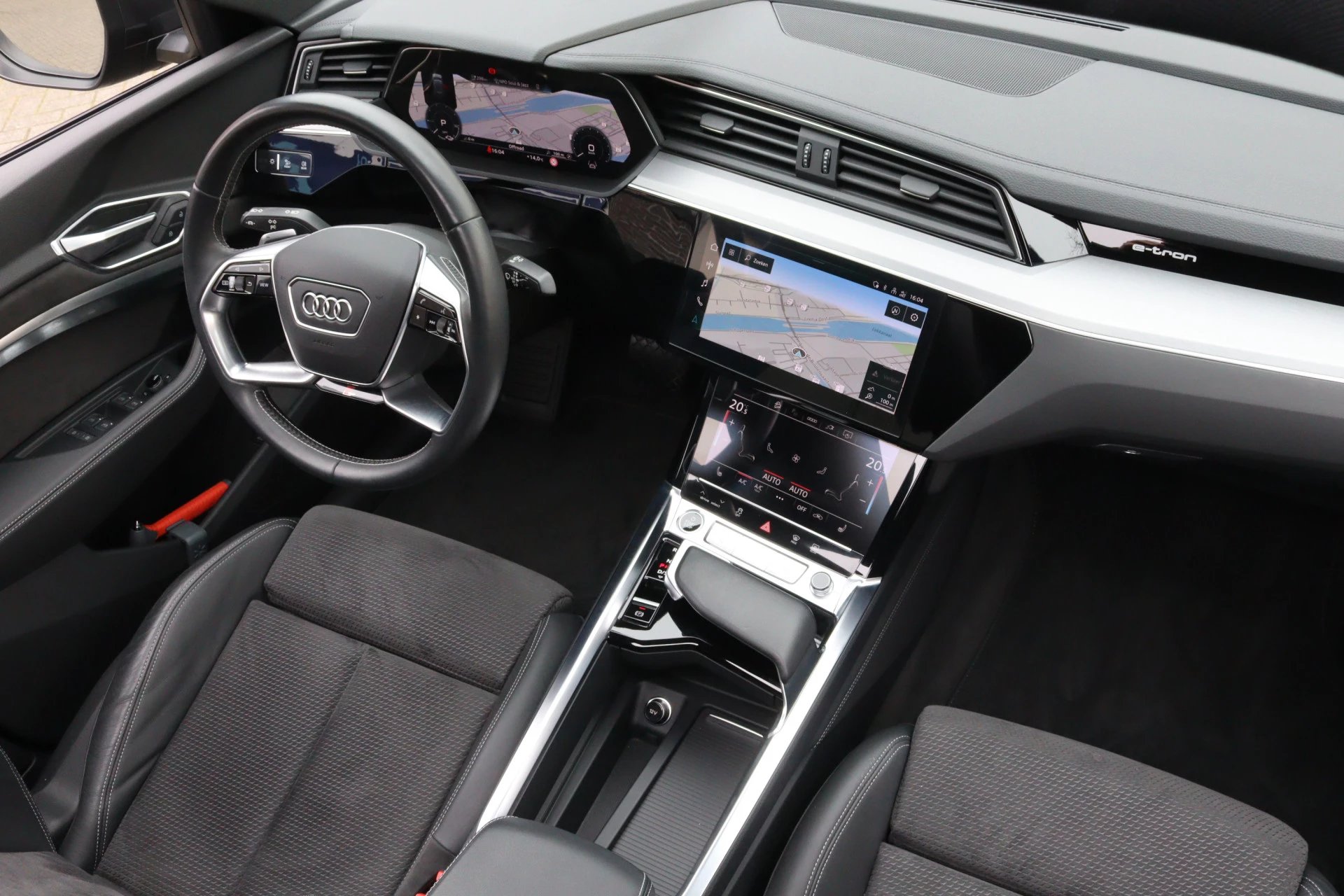 Hoofdafbeelding Audi e-tron