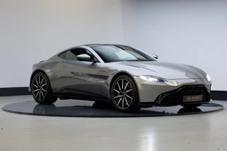 Hoofdafbeelding Aston Martin V8 Vantage Aston Martin Vantage 4.0 V8 | Gloss Black pack | 20 Inch |