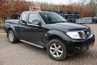 Nissan Navara 2.5 DCI SE 4WD VAN ( ENGINE BROKEN )
