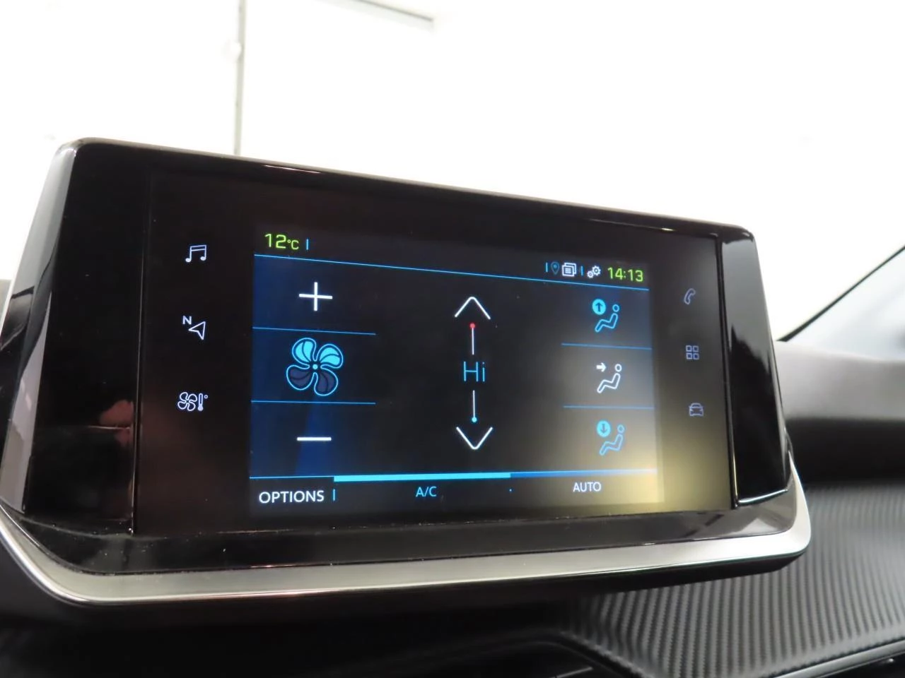 Hoofdafbeelding Peugeot e-208