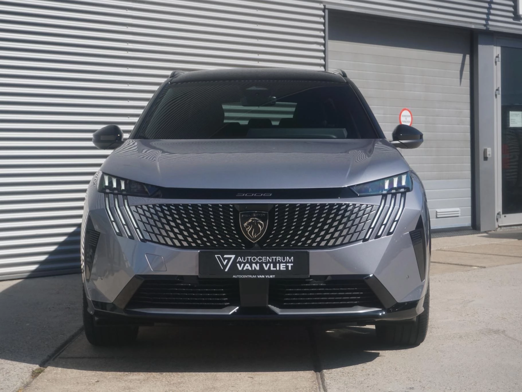 Hoofdafbeelding Peugeot e-5008