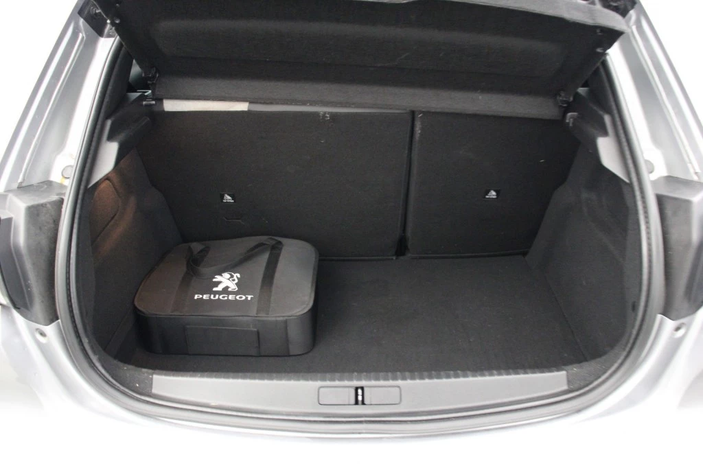 Hoofdafbeelding Peugeot e-208