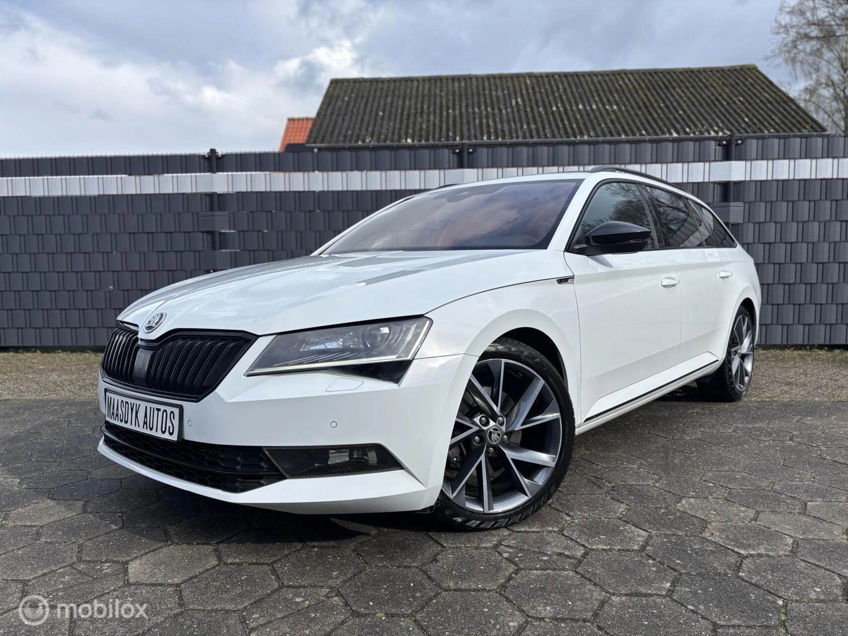 Hoofdafbeelding Škoda Superb