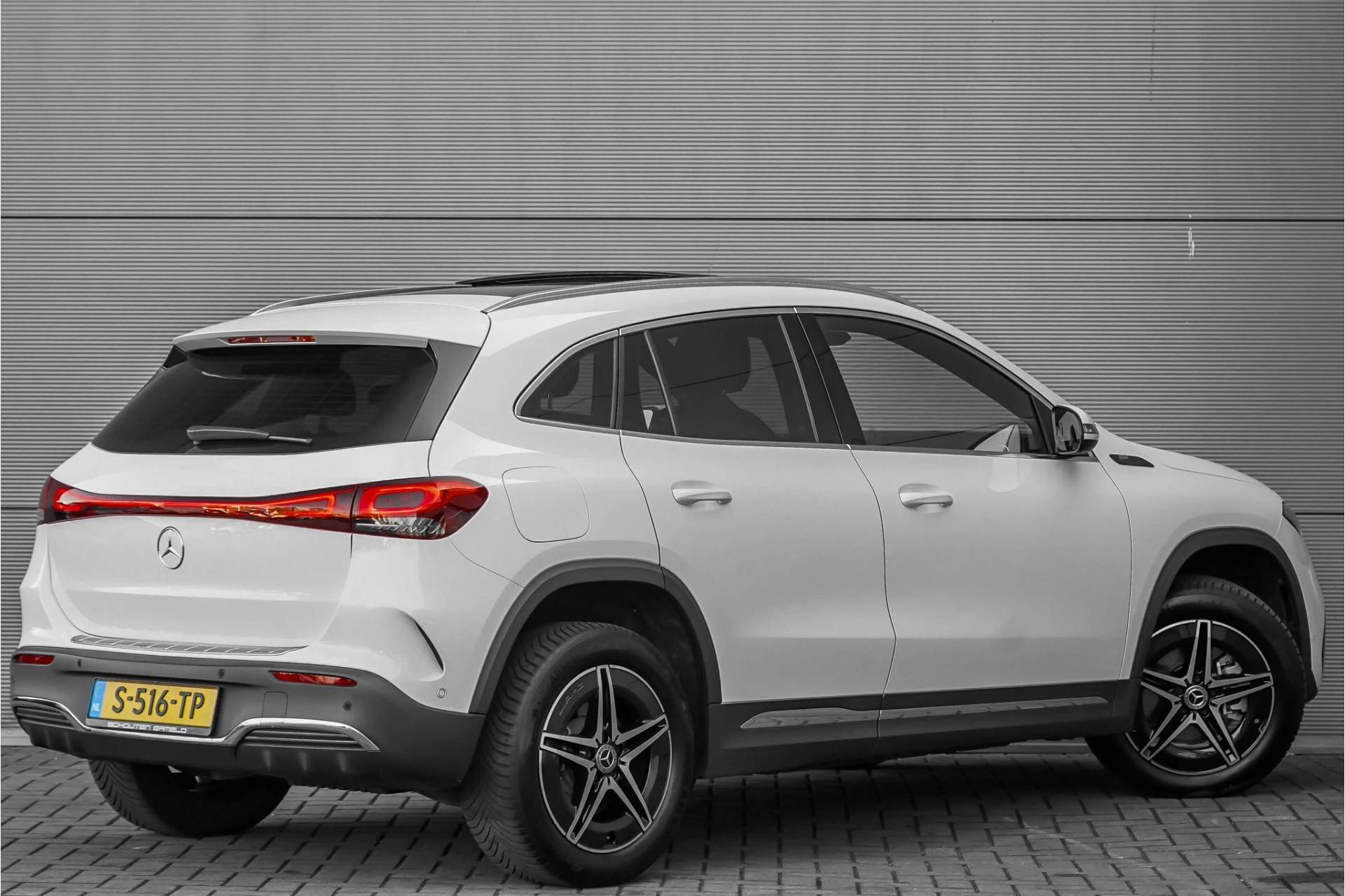 Hoofdafbeelding Mercedes-Benz EQA