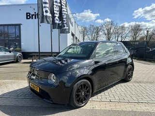 Hoofdafbeelding Honda e Honda e Base bj2022 *Pano *Navi *Adaptive *NL auto *35.000km