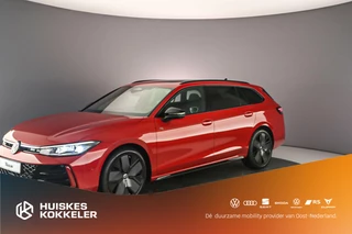 Volkswagen Passat Variant R-Line Business 1.5 eTSI 150pk DSG Automaat Panoramadak, Elektrische achterklep, Navigatie, Harman Kardon audio, Adaptive cruise control, Stuurwiel verwarmd
