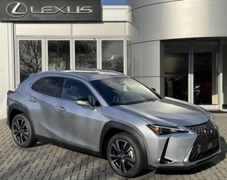 Hoofdafbeelding Lexus UX Lexus UX 300h Business Line DIRECT LEVERBAAR NIEUW COMFORT PACK STUURVERW STOELVERW GROOTSCHERM